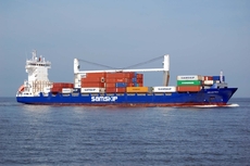 Containerschiff_17.jpg